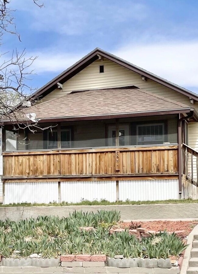 Primary Photo - 507 E C St
