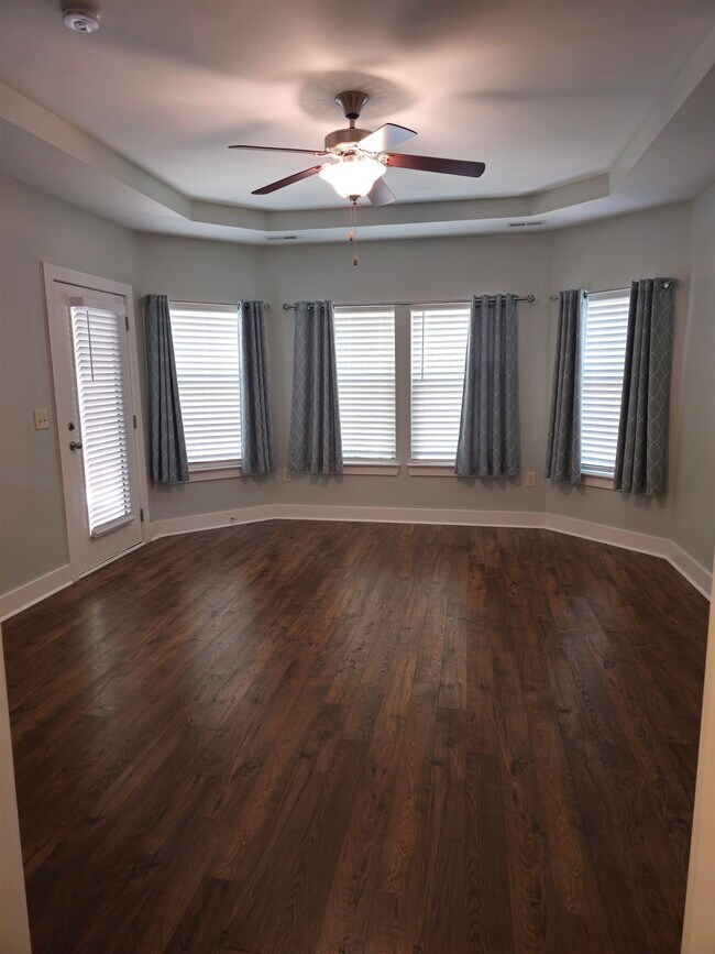 Building Photo - 440 Shaftesbury Ln