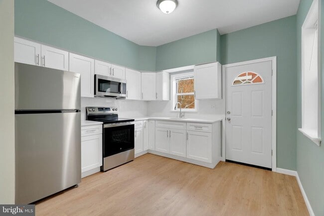 Building Photo - 435 N 32nd St