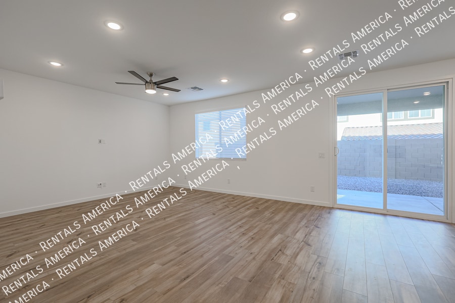 Building Photo - 17717 W Cassia Way