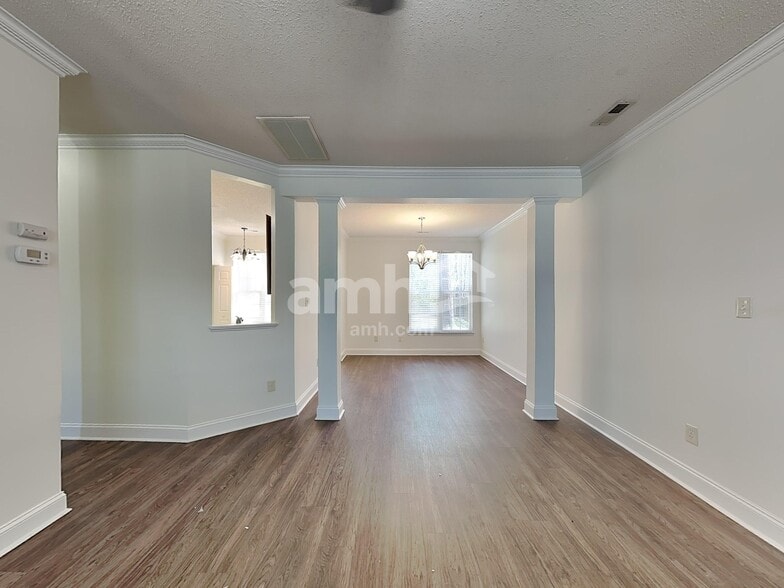 Building Photo - 6106 Trevor Simpson Dr