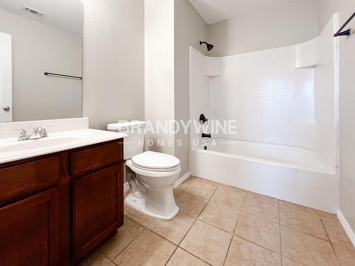 Building Photo - 411 Silver Leaf Dr