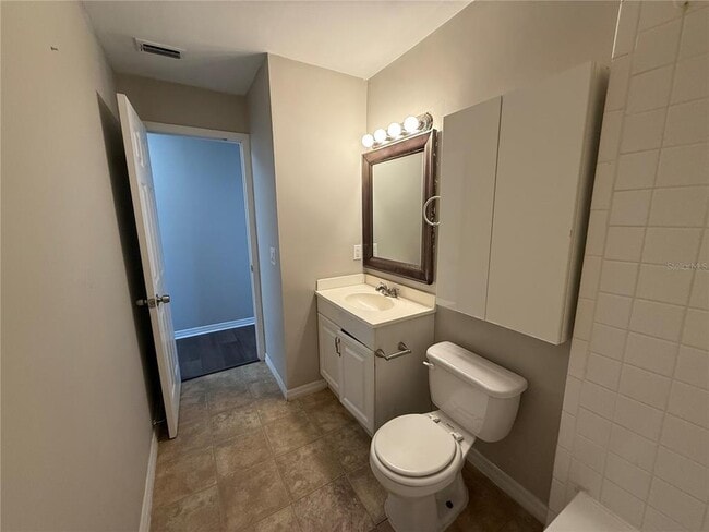 Building Photo - 1337 Coolmont Dr