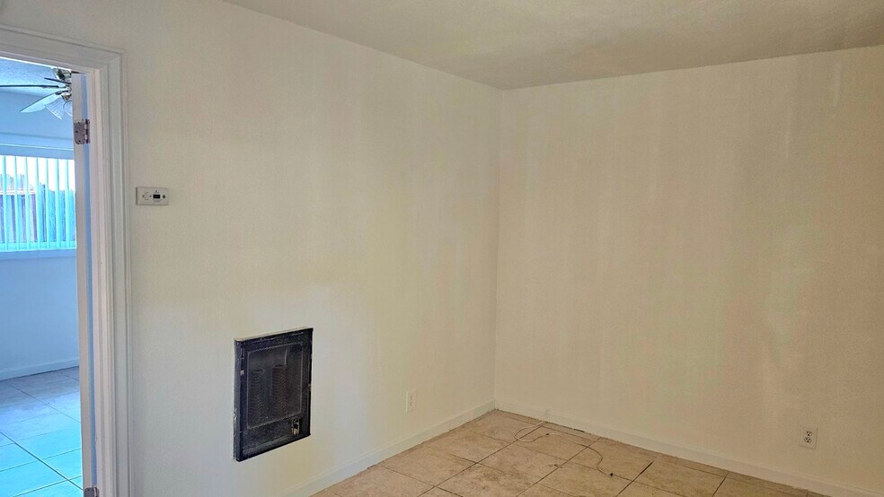 Building Photo - 3445 Altos Ave