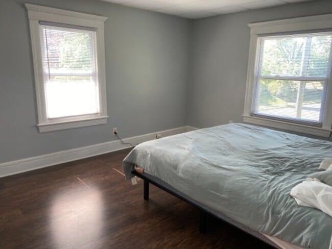 Building Photo - 1 W Franklin St