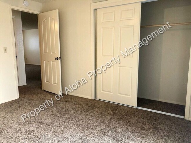 Building Photo - 10488 W Seneca Dr