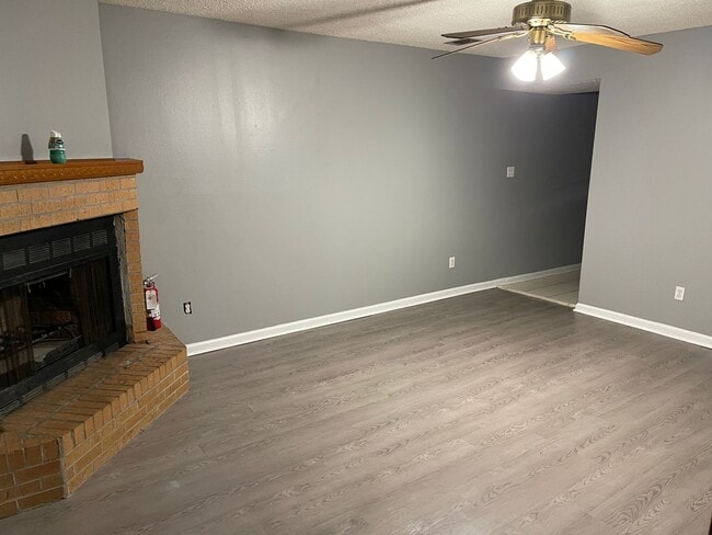 Building Photo - Botany Townhomes