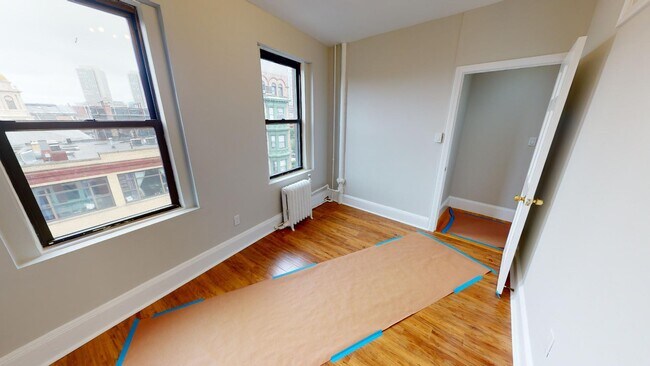 Building Photo - 220 Hanover St