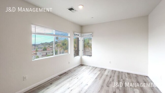 Building Photo - 1136 Fresno St