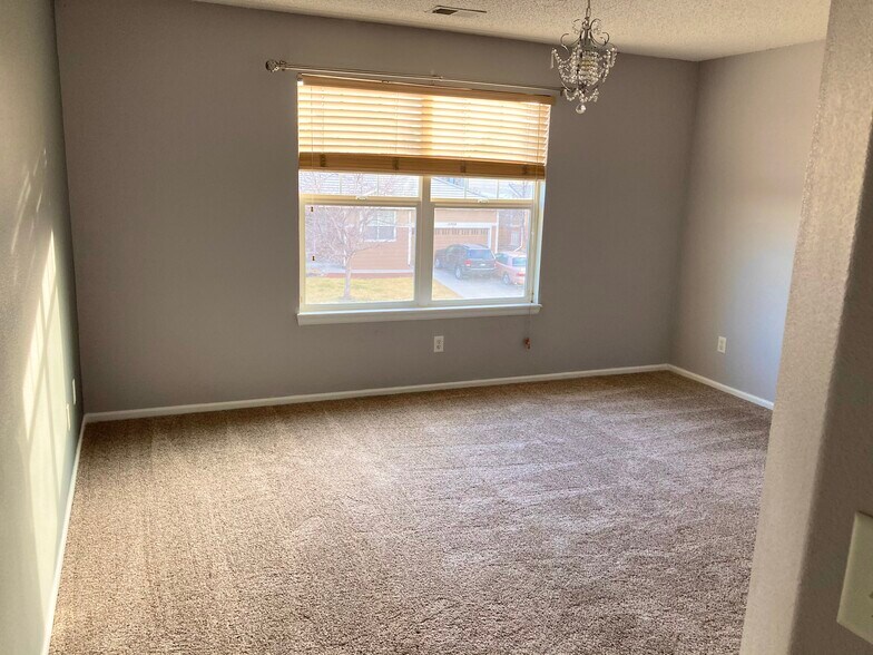 Master Bedroom - 15949 Longford Dr