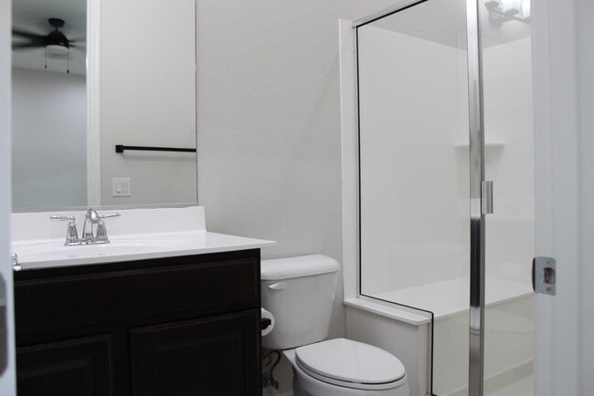 Building Photo - 3458 E Loma Vista St