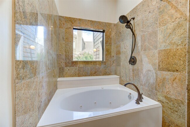 Building Photo - 2023 Gentryside Dr