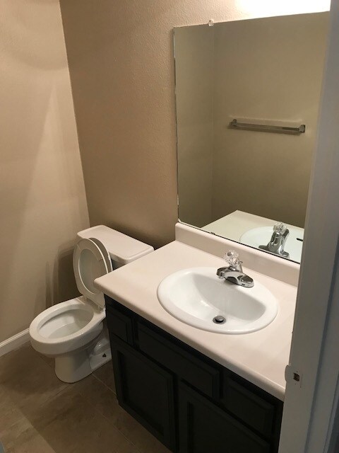 Building Photo - AJ-817