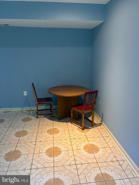 Building Photo - 3107 Edgewood Rd