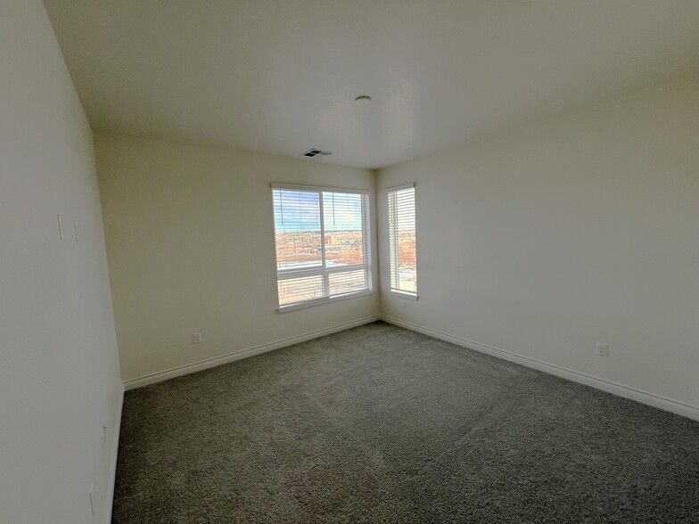 Building Photo - 9570 Accord Ln