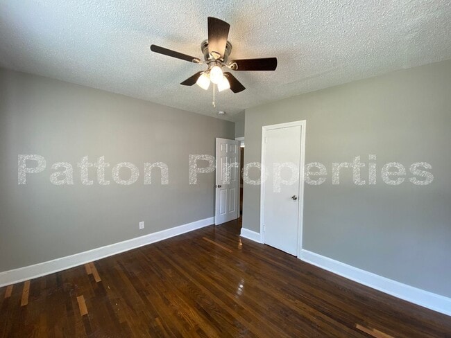 Building Photo - Lincoln Park Home