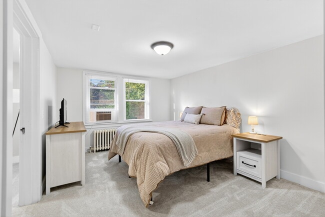 Building Photo - 1389 Mt Pleasant Rd