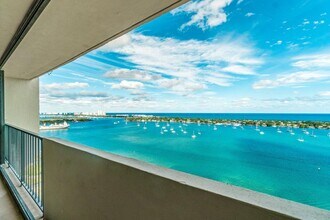 Building Photo - 5600 N Flagler Dr