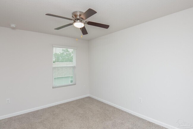 Building Photo - 5720 Blackhorse Cir