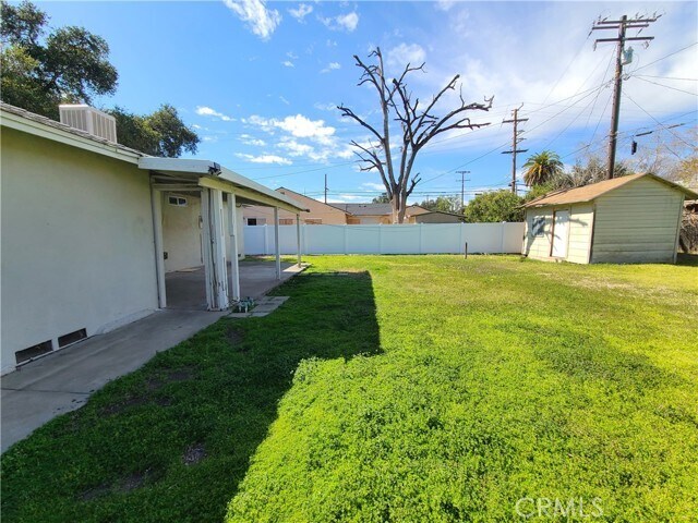 Building Photo - 686 Courtland Dr W