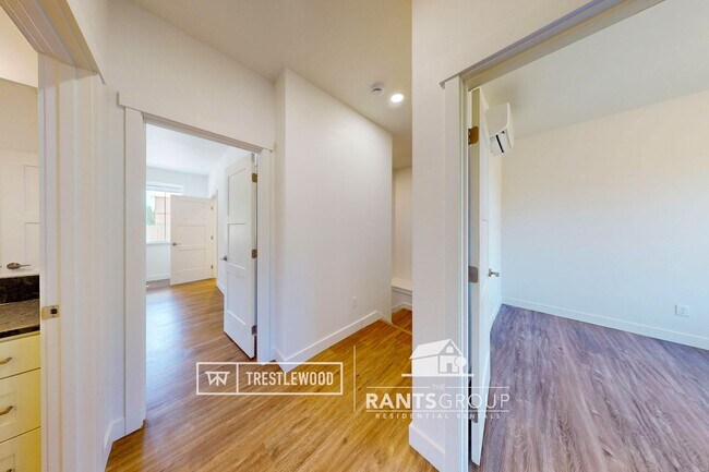 Building Photo - Brand New! Modern Home in Trestlewood – Wh...
