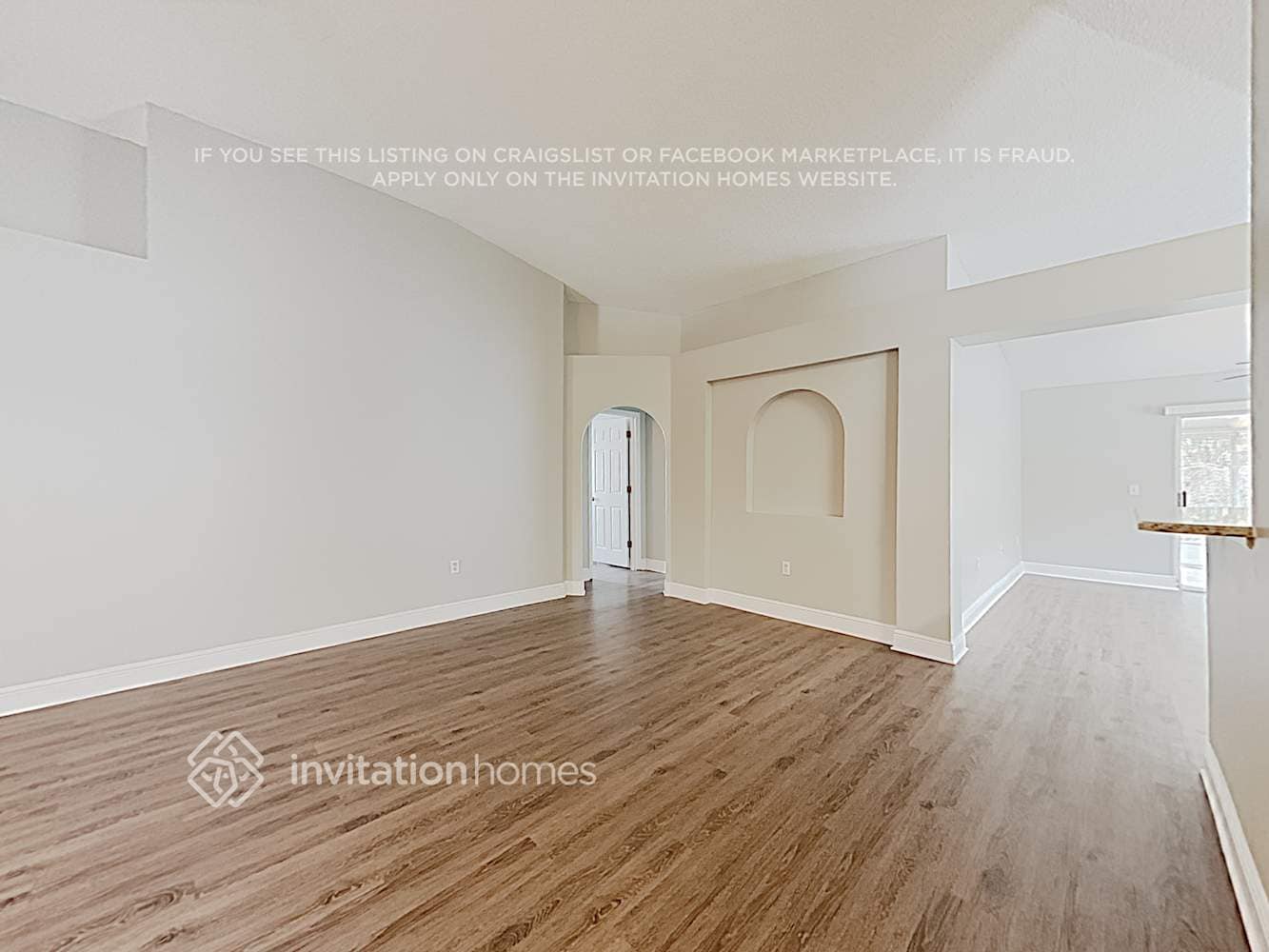 Building Photo - 3260 Erskine Dr