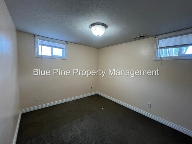Building Photo - 3425 Owen St