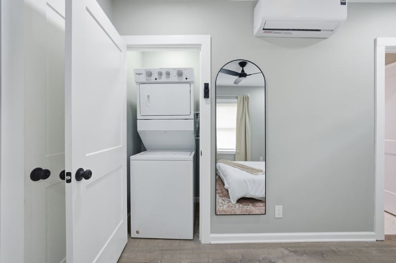 Building Photo - 1114 Oakland Dr SW