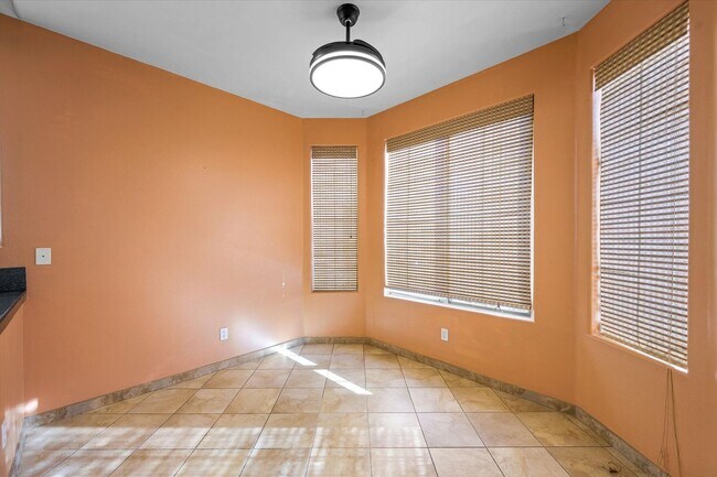 Building Photo - Welcome Home to this awesome 4 Bedroom Home