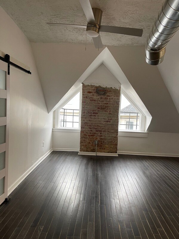 Building Photo - 2832 Stanton Ave