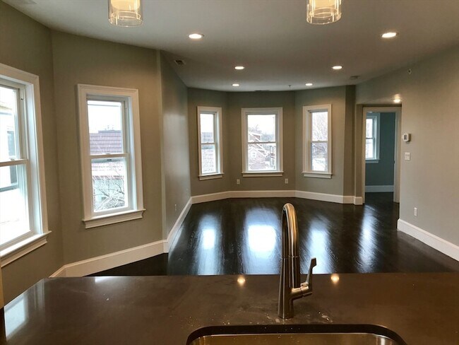 Building Photo - 91 Grant St