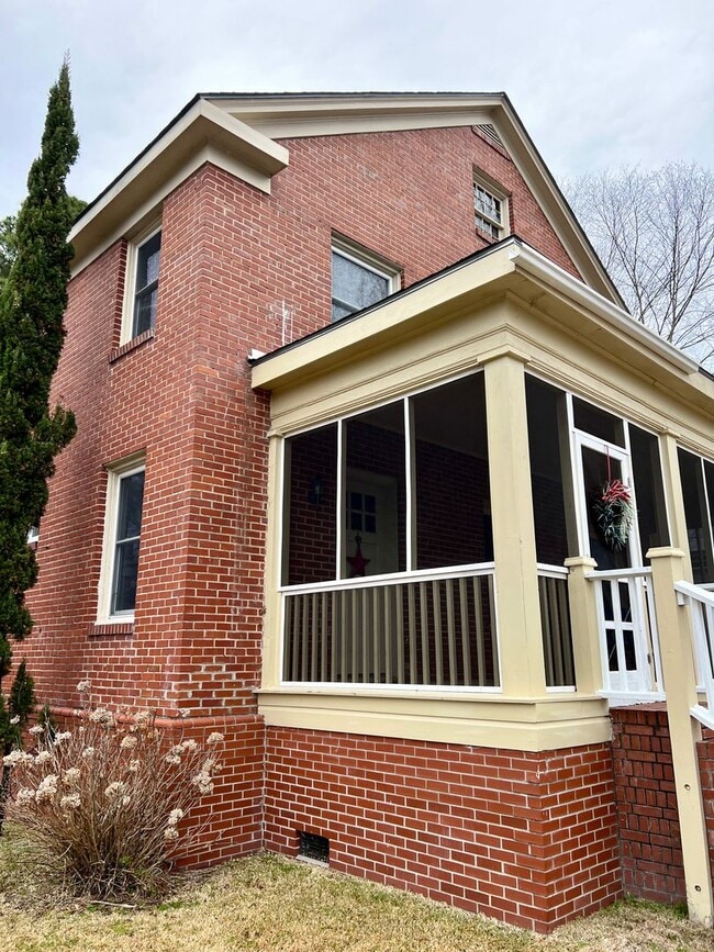 Building Photo - Stately Brick Home on Main Street