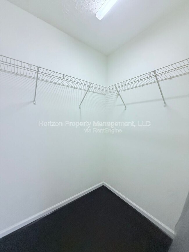 Building Photo - 5705 Mountain Top Pl