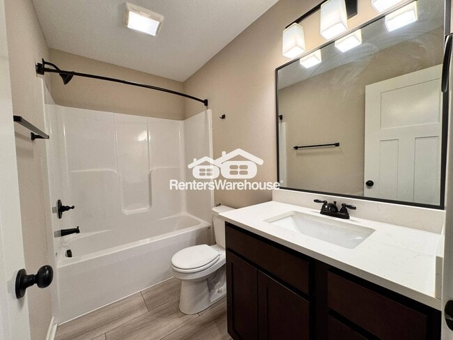 Building Photo - 1200 Locust St