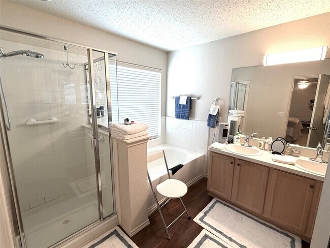 Building Photo - 1203 Mallard Dr