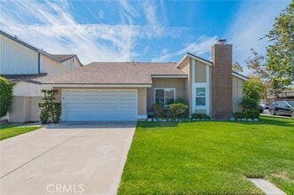 Building Photo - 5 Deerwood W