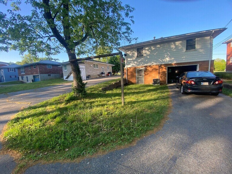 Building Photo - 1411 McDonald Ave