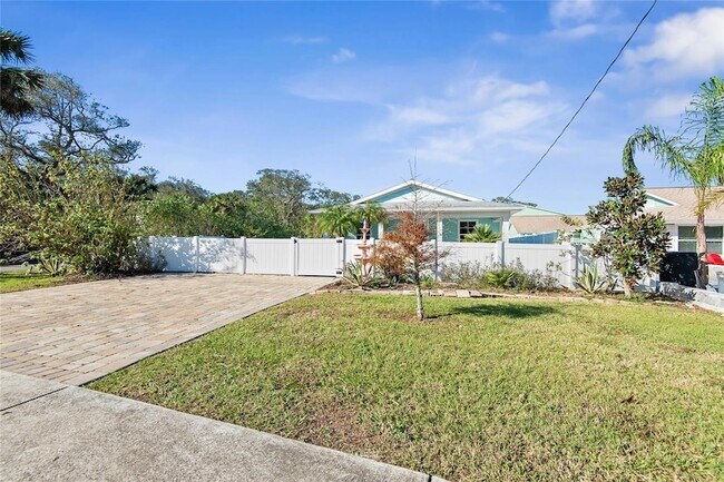 Building Photo - 27 Mala Compra Rd