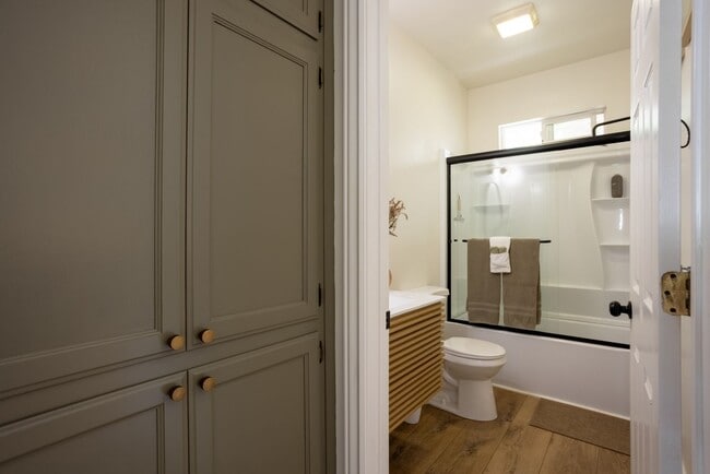 Building Photo - Ultra Unique Chico Tree House in The Avenues