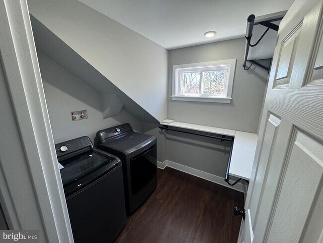 Building Photo - 334 Church Rd