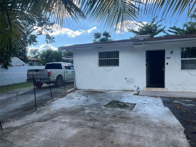 Building Photo - 15812 NW 39th Ct