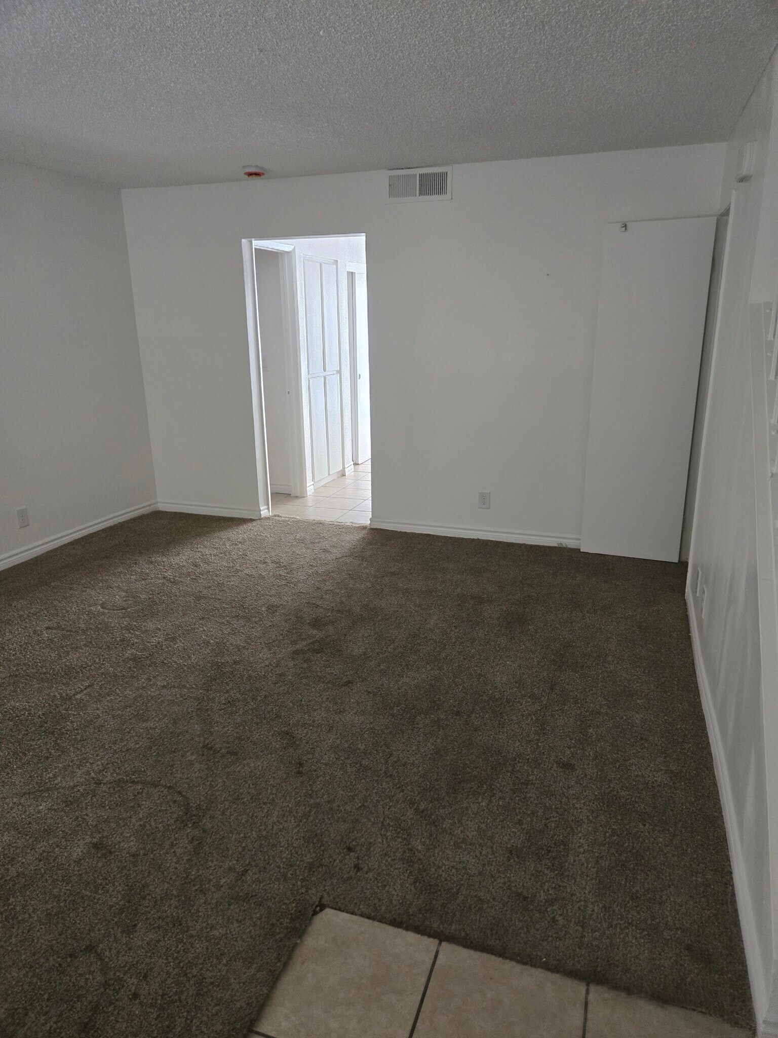 Building Photo - 2701 Kline Cir