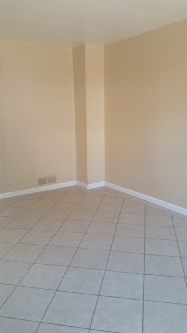 Building Photo - 214 Crosswinds Drive