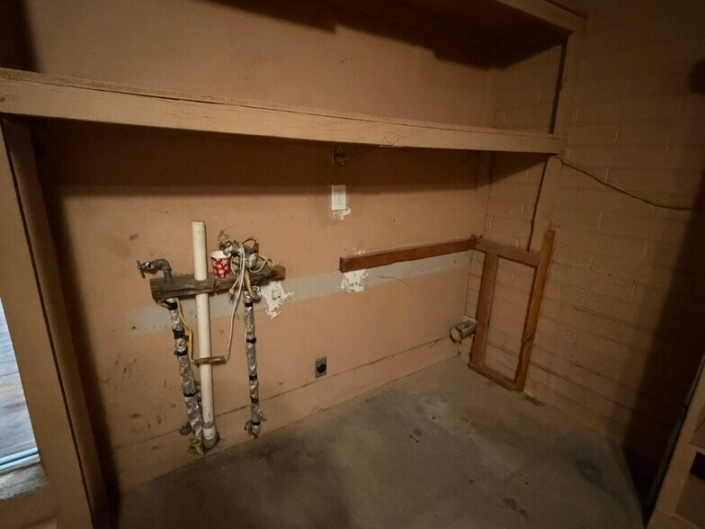 Building Photo - 345 W 400 S