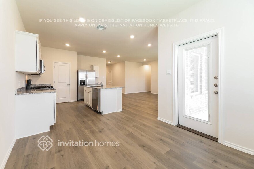 Building Photo - 3928 River Rock Ave