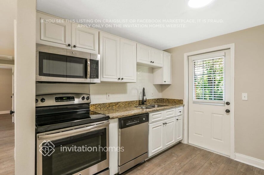 Building Photo - 4010 Treasure Cir