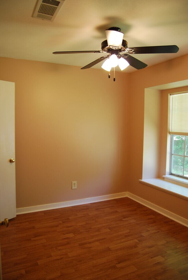 Building Photo - 304 Indian Summer Ln