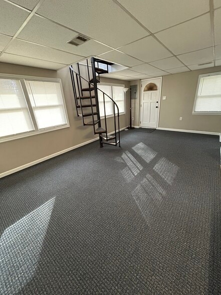 Building Photo - 1016 Old Valley Forge Rd