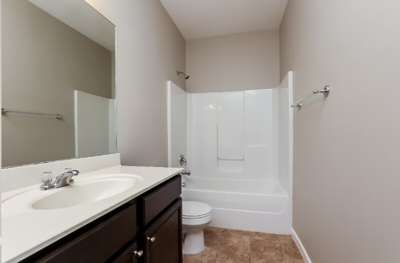 Building Photo - 4336 Silver Oaks Dr