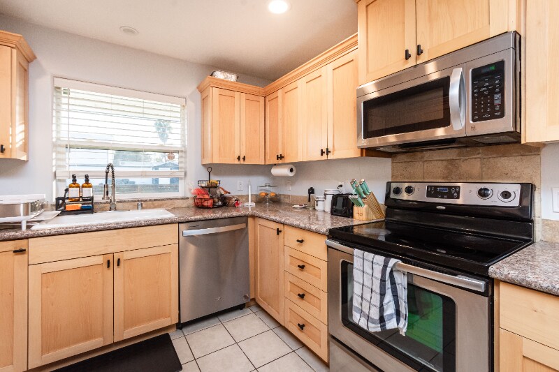 Building Photo - 2304 Michigan Blvd